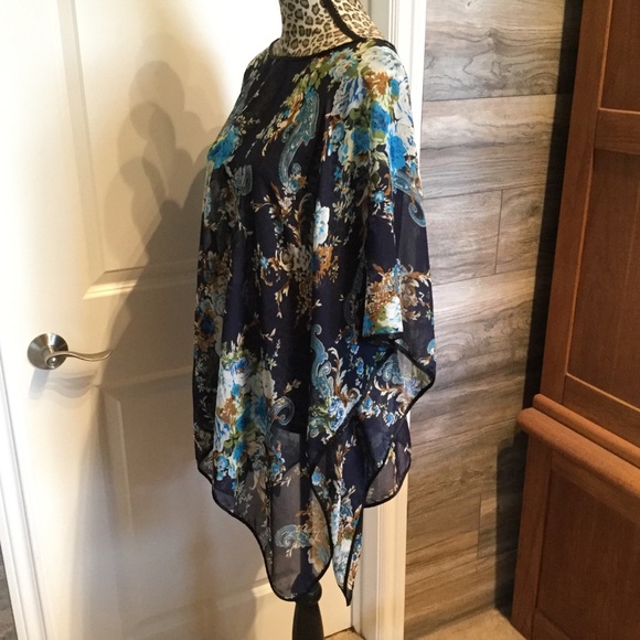 Floral Chiffon Poncho - Picture 4 of 4